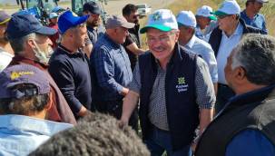 Başkan Akay, Yeşilhisar'da çiftçilerle buluştu