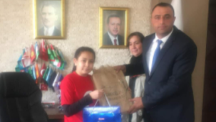 Başkan Ayyıldırım, koltuğunu çocuk başkana devretti