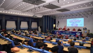 Başkan Büyükkılıç, Yetimlere sosyal destek kartı dağıtım törenine katıldı