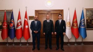 Başkan Varol'dan Bakan Akar'a ziyaret