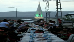 Beypazarı'nda Gazipaşa Mahalle Muhtarlığı sokak iftarı düzenledi
