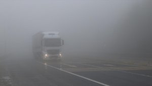 Bolu Dağı'nda yoğun sis ulaşımı olumsuz etkiliyor