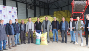 Büyükşehir, çiftçilere gübre ve tohum dağıtımına başladı