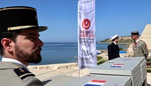 Çanakkale'de kale restorasyonunda bulunan 17 Fransız askere ait mezarlar taşındı