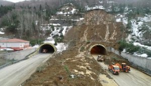 Heyelan sonrası Bolu Dağı Tüneli'nde yol açma çalışmaları sürüyor