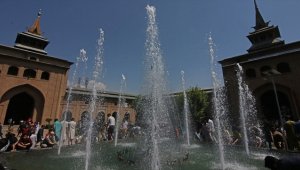 Hindistan ve Pakistan, iklim değişikliği kaynaklı aşırı sıcak hava dalgasıyla kavruluyor