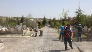 İncesu Belediyesi’nden mezarlıklarda bayram temizliği