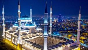 Kadir Gecesi 2 yıl aradan sonra bu akşam camilerde idrak edilecek