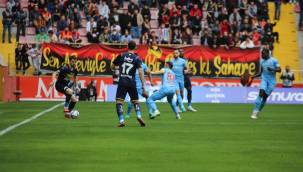 Kayserispor 5 haftadır kaybediyor; Taraftar takıma sırtını dönerek protesto etti