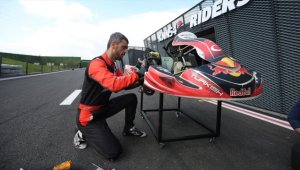 Kenan Sofuoğlu, milli motosikletçileri sezon şampiyonluğuna hazırlıyor