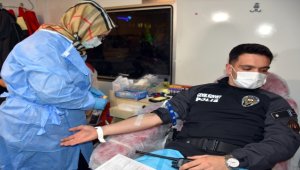 Kırıkkale'de polis ekiplerinden kan bağışı kampanyasına destek