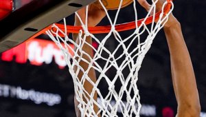 NBA'de Hawks ve Pelicans play-off'lara yükseldi