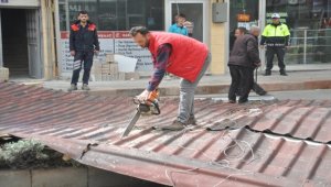 Nevşehir ve Kırşehir'de fırtına yaşamı olumsuz etkiliyor