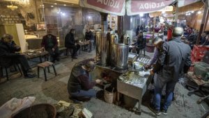 Orucunu açan Erzurumlular, soluğu 'kazan semaver'de alıyor