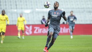 PFDK, Beşiktaşlı futbolcu Larin'e 1 maç men cezası verdi