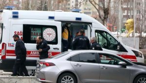 Şakalaştığı sınıf arkadaşını çakıyla yaraladı