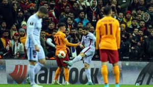 UEFA'dan Galatasaray'a kısmi tribün kapatma cezası