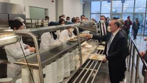 Vali Günaydın sağlık çalışanları ile iftar yaptı