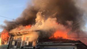 Afyonkarahisar'da çarşıdaki yangın 15 iş yerini küle çevirdi