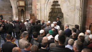 AK Partili Özhaseki, Kayseri'de bayram namazı sonrası konuştu