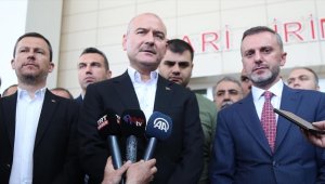Bakan Soylu, Niğde'deki otobüs kazasında yaralananları hastanede ziyaret etti