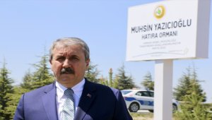 BBP Genel Başkanı Destici, Eskişehir'de gazetecilere açıklamada bulundu: