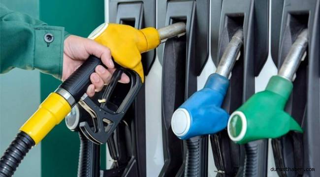 Benzine beklenen indirim geldi