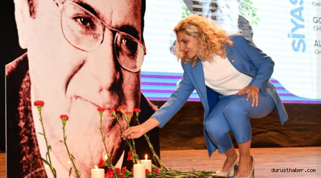 CHP'li Gonca Yelda Orhan'a yılın siyasetçisi ödülü