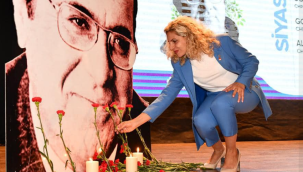 CHP'li Gonca Yelda Orhan'a yılın siyasetçisi ödülü