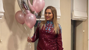 Demet Akalın, Trabzonspor taraftarlarını ''Kulüp'' şarkısıyla coşturdu…