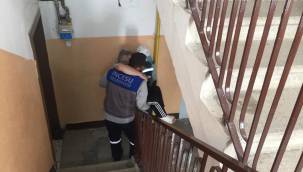 Kalça ve ayak kırığı olan vatandaşa belediye yardım etti