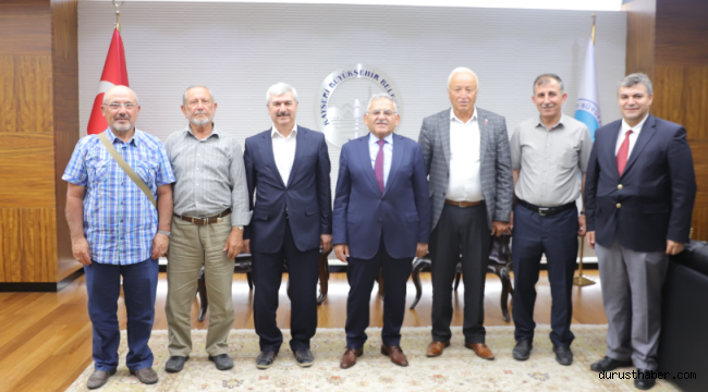 Kayseri Büyükşehir Belediye Başkanı Büyükkılıç'a ziyaretçi akını