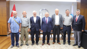 Kayseri Büyükşehir Belediye Başkanı Büyükkılıç'a ziyaretçi akını