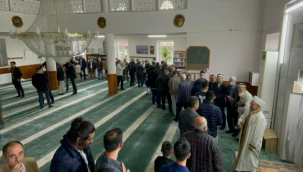 Kayseri'de yaşayan Doğu Türkistanlılar'dan Geleneksel Bayramlaşma 