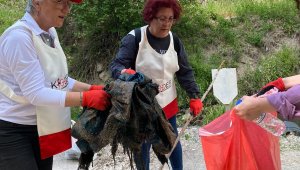 Kayseri'de gönüllüler Koramaz Vadisi'nde çevre temizliği yaptı