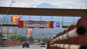 Kayserisporlu taraftarlar Türkiye Kupası finali için yola çıktı