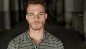 Kerem Bürsin'den 'influencer' çıkışı: Hala 18 yıllık tişörtümü giyiyorum