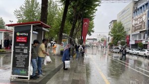 Malatya ve Kayseri'de dolu ile karışık yağmur etkili oldu