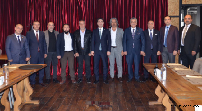 MHP Genel Başkan Yardımcısı Özdemir Doğu Türkistanlılarla bir araya geldi