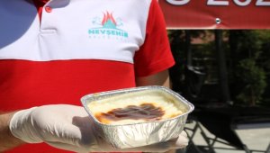 Nevşehir'de "Türk Mutfağı Haftası"nda vatandaşlara sütlaç ve şerbet ikram edildi