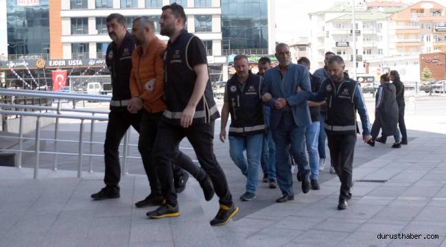 Nitelikli dolandırıcılık suçundan baba ve 3 oğlunun da bulunduğu 6 şüpheli adliyede
