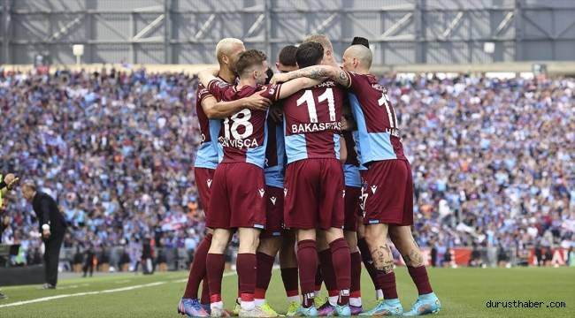 Şampiyon Trabzonspor, sezonu Medipol Başakşehir deplasmanında tamamlıyor