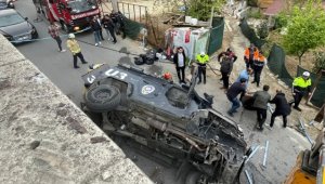 Sarıyer'de zırhlı polis aracının devrilmesi sonucu 2 polis yaralandı