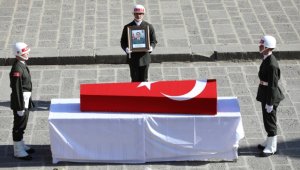 Şehit Uzman Çavuş Serttaş için Diyarbakır'da tören düzenlendi