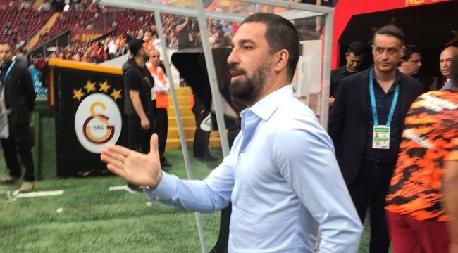 Son Dakika: Galatasaray Başkanı Burak Elmas açıkladı! 'Bana kalsa Arda Turan'ı oynatırdım'
