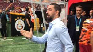 Son Dakika: Galatasaray Başkanı Burak Elmas açıkladı! 'Bana kalsa Arda Turan'ı oynatırdım'