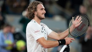 Son finalist Tsitsipas Fransa Açık'ın ilk turunu 5 sette geçebildi