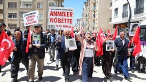 Vanlı aileler HDP İl Başkanlığı önündeki eylemlerini sürdürdü