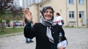 84 yaşında üniversite sınavına girdi