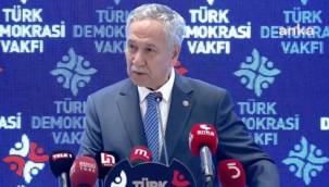 Ahmet Taşgetiren: Bana göre Bülent Arınç hâlâ “içerden” konuşuyor!